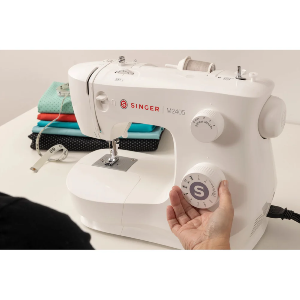 SINGER M2405 ماكينة خياطة منزلية ميكانيكية متعددة الغرز